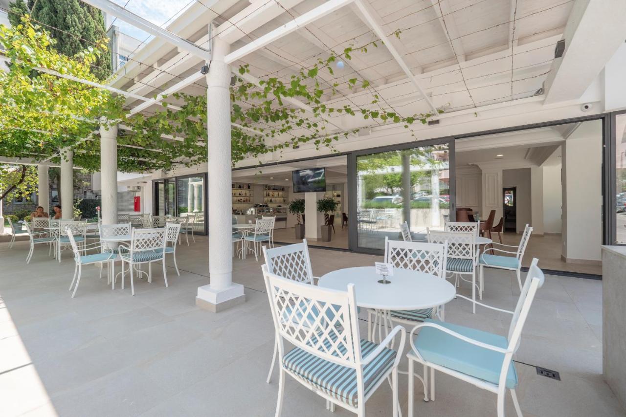 Hotel Montenegro Budva Bagian luar foto