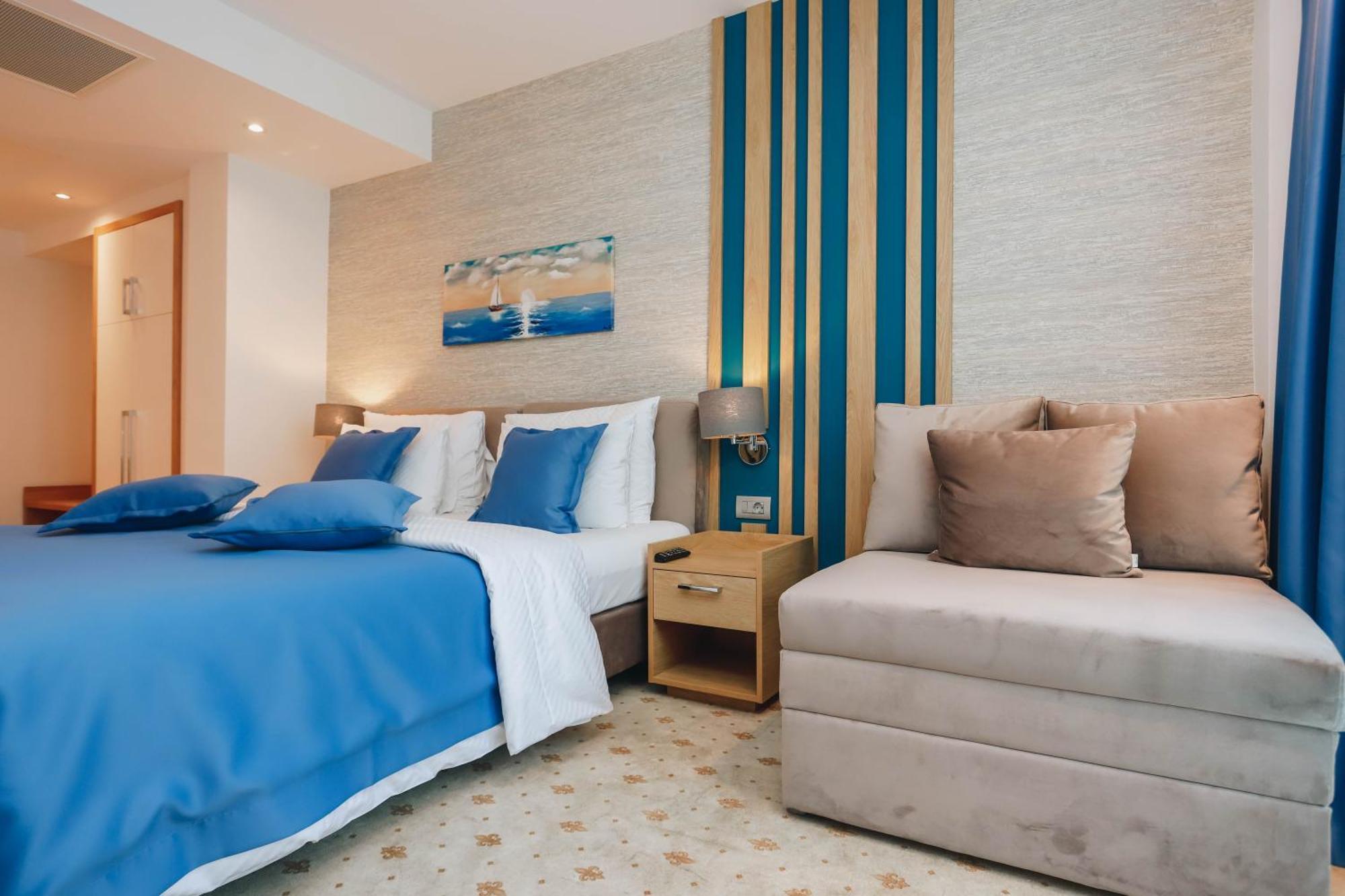Hotel Montenegro Budva Bagian luar foto