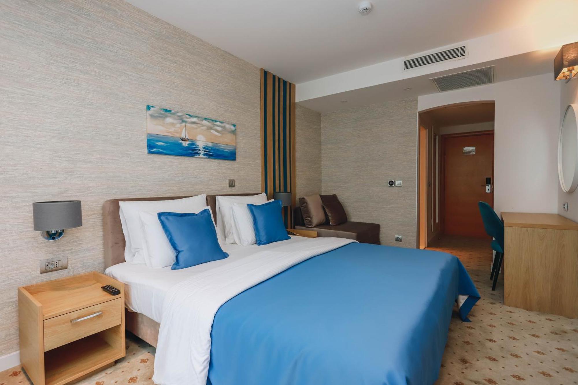 Hotel Montenegro Budva Bagian luar foto